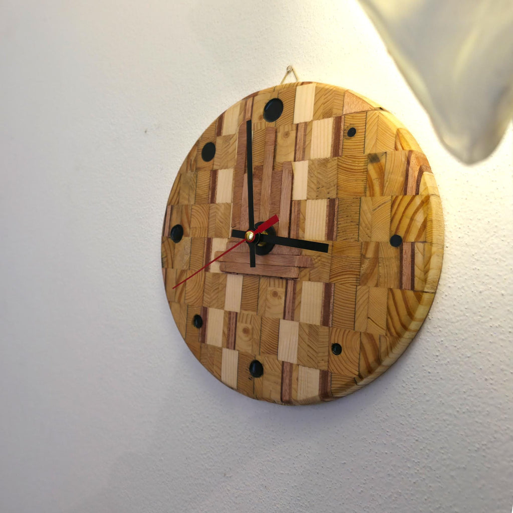 Orologio da parete in legno artigianale – *UNICO*